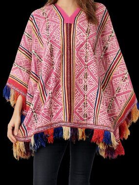 Andean Poncho Antisuyu Antique – Handwoven Wool Textile with Intricate Geometric